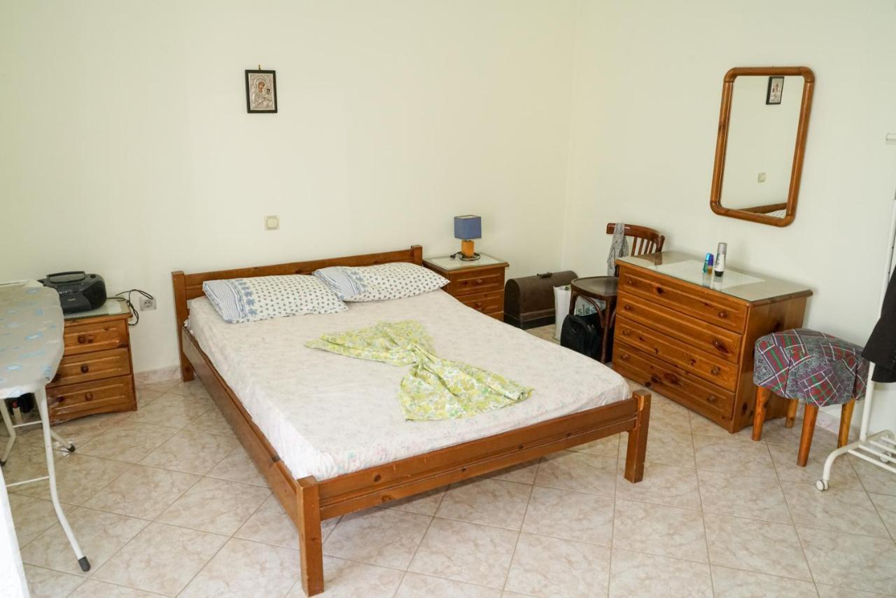Connie's Apartments Saranda Extérieur photo