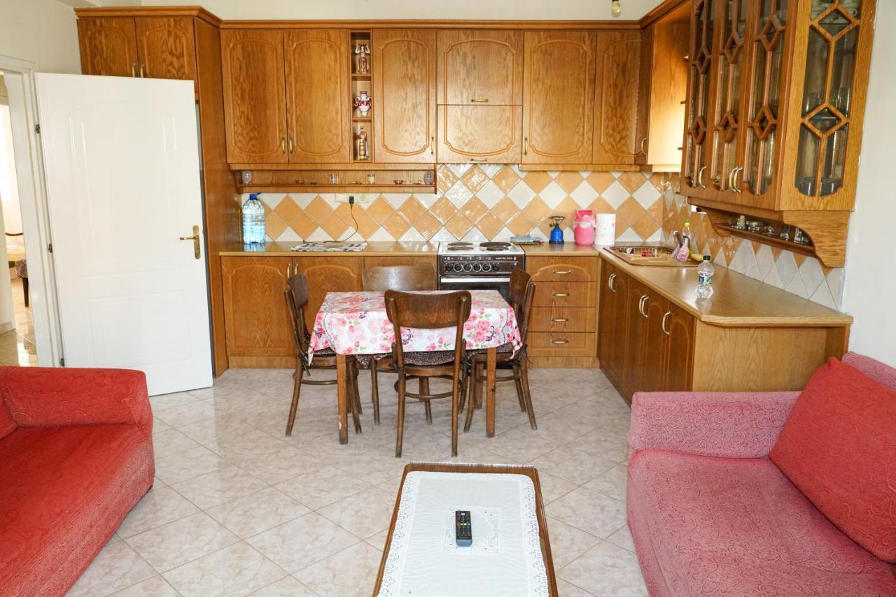 Connie's Apartments Saranda Extérieur photo