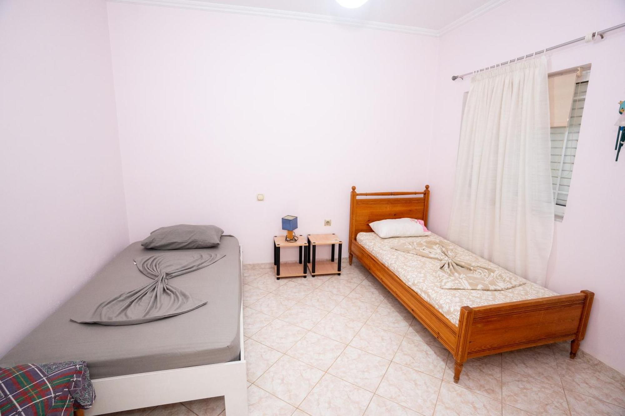 Connie's Apartments Saranda Extérieur photo
